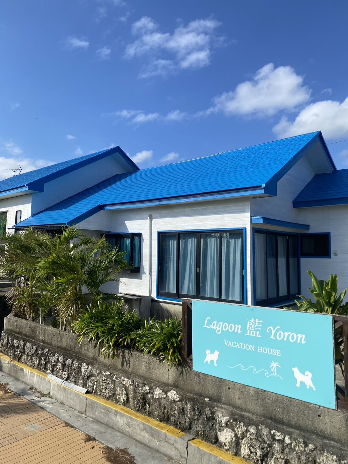 与論島に大人数で泊まるならLAGOON藍YORON